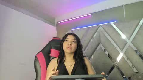 NAILETH online show from December 20, 7:43 pm