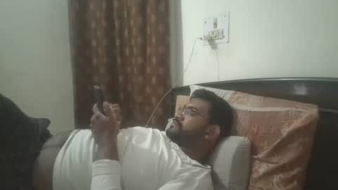 NAIRANANDU28 online show from April 25, 11:24 am