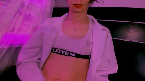 Snapshot of najimi_uwu chatting on October 21, 8:31 pm NAJI online show from October 21, 8:31 pm