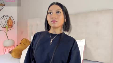 INSTAGRAM  m2221     online show from February 2, 11:31 am