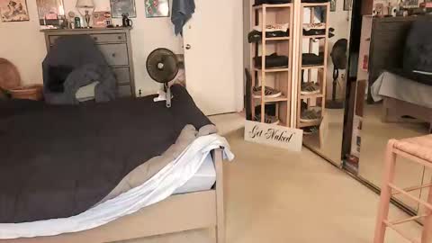 nakedmonkey online show from May 10, 1:11 am
