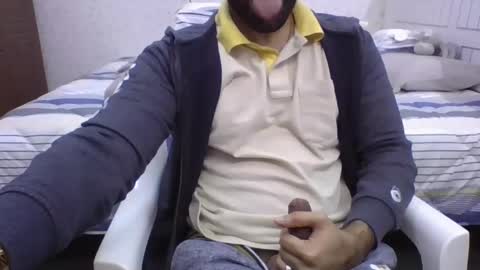 Snapshot of nakedpie chatting on December 14, 11:29 am NakedPie online show from December 14, 11:29 am