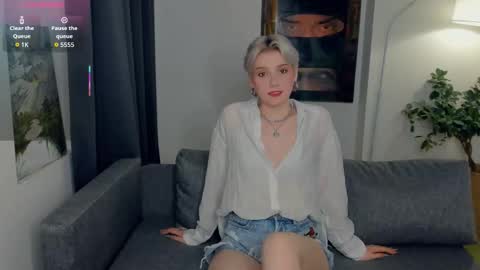 Snapshot of nakishacroshaw chatting on October 17, 10:51 am Kate online show from October 17, 10:51 am