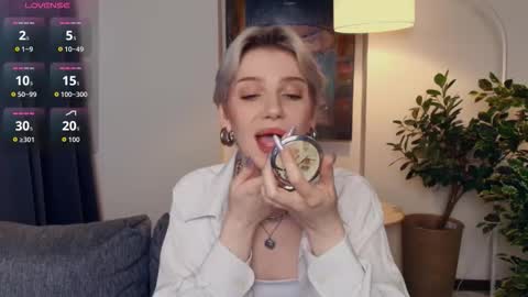 Kate online show from December 4, 11:52 am