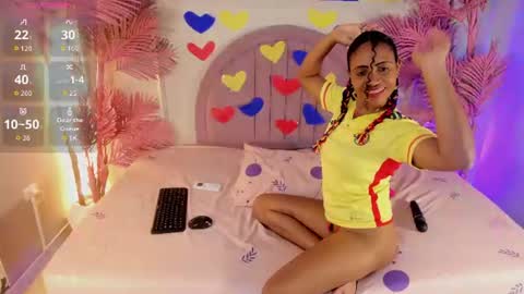 nalapalmer online show from June 12, 8:08 pm