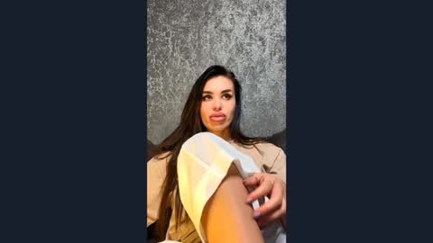 Lady online show from April 29, 6:03 pm
