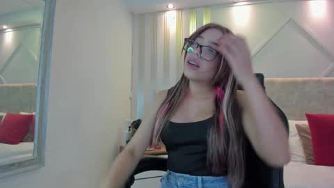 nami_sweet_ online show from September 18, 3:19 am