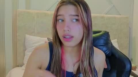 nami_sweet_ online show from January 8, 11:34 am