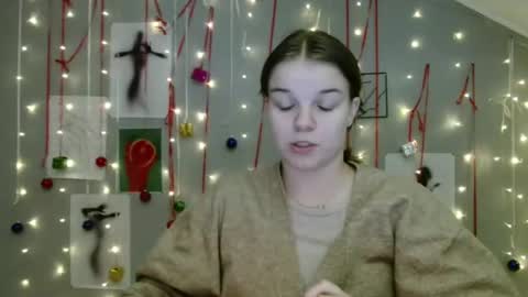 Nana online show from November 18, 9:03 am