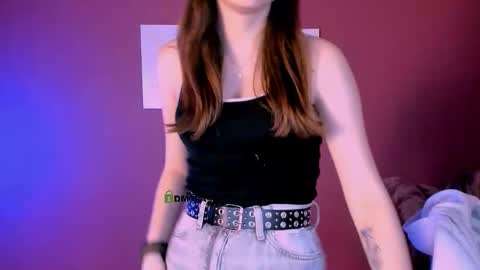 nana_shy_ online show from December 19, 1:23 am