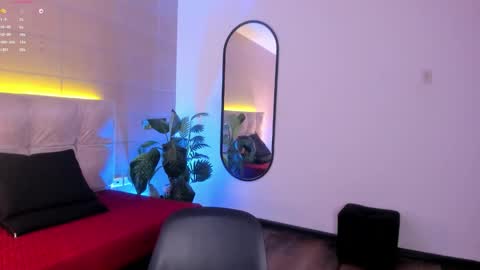 Nana  online show from January 10, 8:10 pm