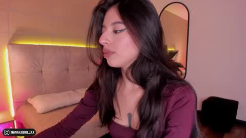 Nana  online show from February 5, 7:29 pm