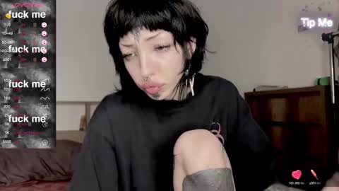 Nana online show from December 13, 3:54 pm