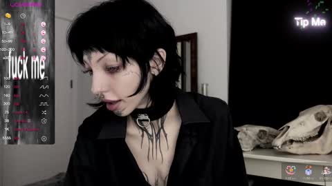 Nana online show from December 29, 6:05 pm