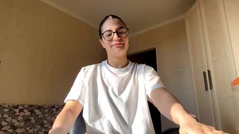 Emilia  or Emi online show from December 16, 11:37 am