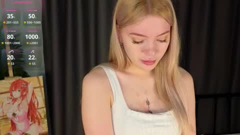 Hello im Lola online show from December 18, 3:23 am