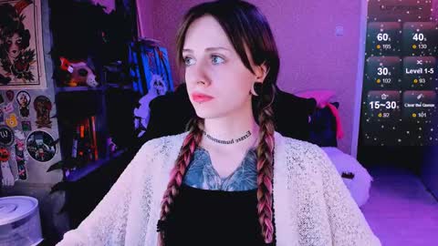 Monday-Friday 12-4 AM and 6-9 AM New York time online show from March 9, 8:10 pm