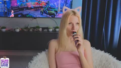 nannetteterrill online show from June 26, 6:18 am