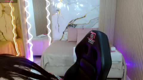 Snapshot of nanni_tay chatting on June 10, 7:35 pm Nanni online show from June 10, 7:35 pm