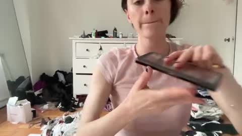 Naomi      online show from July 6, 9:28 pm