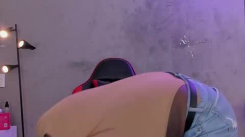 Naomi Blair online show from April 3, 3:26 am