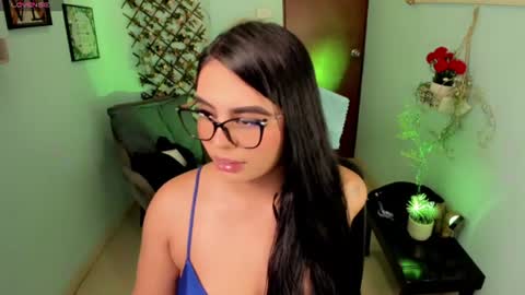 naomi_aniston online show from June 18, 2:32 pm