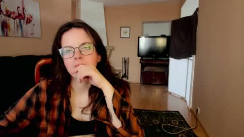 Snapshot of naomi_di chatting on July 14, 9:03 am naomi_di online show from July 14, 9:03 am