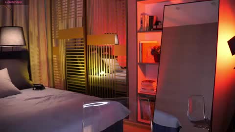 naomi_hotterr online show from May 13, 5:49 am