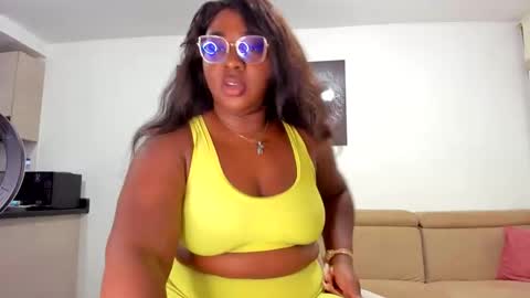 Snapshot of naomi_kiing chatting on February 24, 12:30 am Nathalia King online show from February 24, 12:30 am