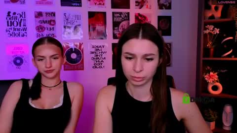 Snapshot of naomi_perl chatting on July 10, 9:23 am Naomi online show from July 10, 9:23 am