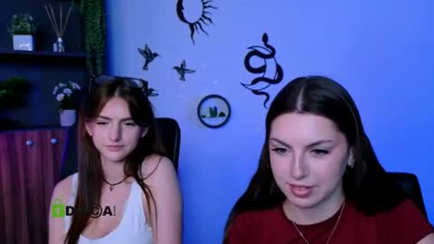 Snapshot of naomi_perl chatting on July 17, 9:27 am Naomi online show from July 17, 9:27 am