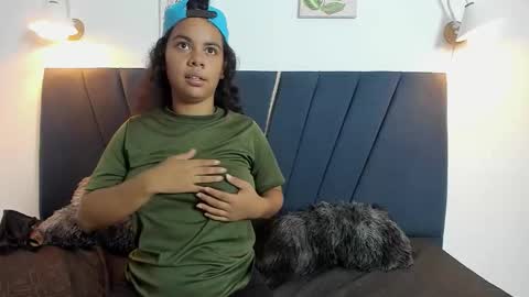 Snapshot of naomi_x0 chatting on December 3, 1:42 pm naomi_x0 online show from December 3, 1:42 pm