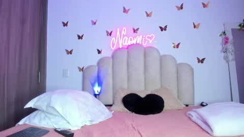 Snapshot of naomiasha_ chatting on September 19, 11:49 pm online show from September 19, 11:49 pm