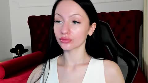 Naomi online show from December 3, 7:27 am