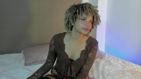 naomidawson online show from January 10, 9:16 pm