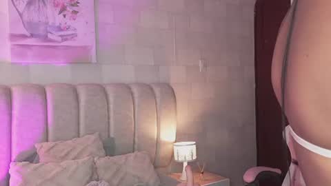 Naomi-Gray  online show from July 15, 6:46 pm