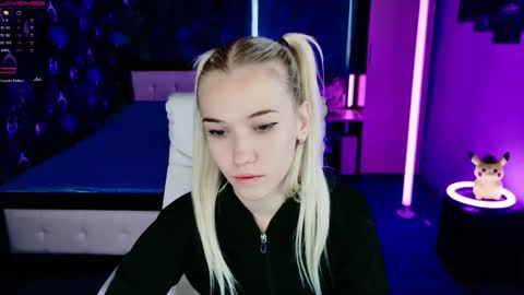 naomihita online show from October 31, 9:54 am