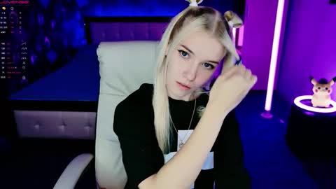 naomihita online show from November 2, 3:58 pm