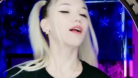 naomihita online show from February 21, 8:04 am