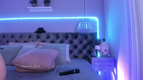 Snapshot of naomii_soto chatting on February 24, 10:25 pm Naomi online show from February 24, 10:25 pm