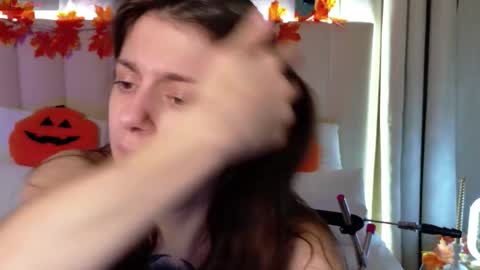 Naomi online show from October 29, 5:10 am