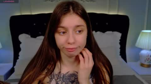 Naomi online show from November 25, 5:07 am