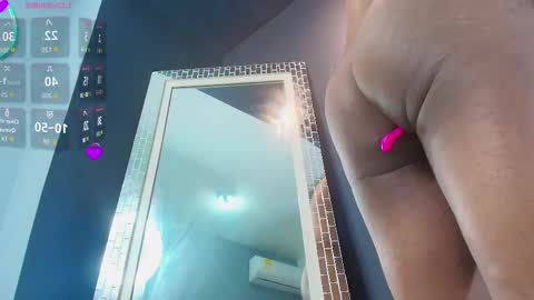 Naomi Qeents online show from November 28, 3:04 pm