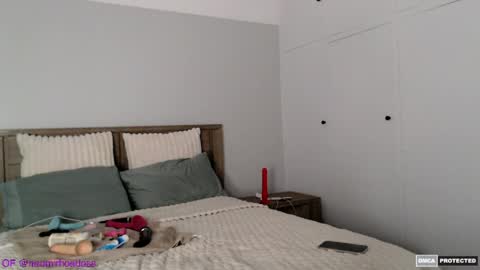 naomirhoades online show from April 24, 10:07 am