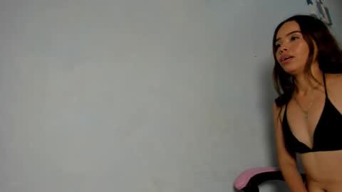 naomis_35 online show from October 29, 10:11 pm