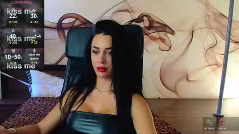 Snapshot of naomiscarlett chatting on August 8, 7:10 am NaomiScarlett online show from August 8, 7:10 am