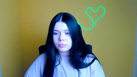 Naomi online show from October 18, 5:35 pm