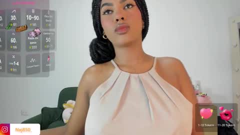 Naomi     online show from October 6, 12:08 am