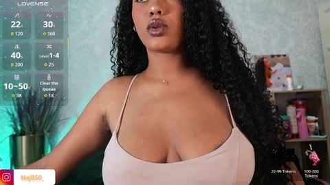 Naomi     online show from March 31, 9:32 am