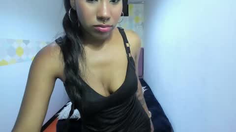 Snapshot of naomy__smith__ chatting on February 10, 3:32 pm N A O M Y online show from February 10, 3:32 pm